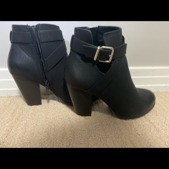 Black call it spring booties - Picture 2 of 11